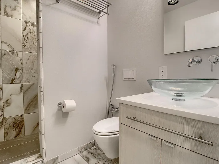 170 S Jackson St #203 — Photo 29