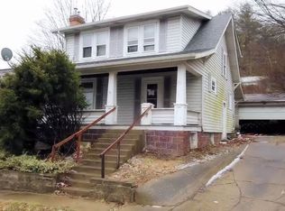 65 Saint Charles St, Nelsonville, OH 45764