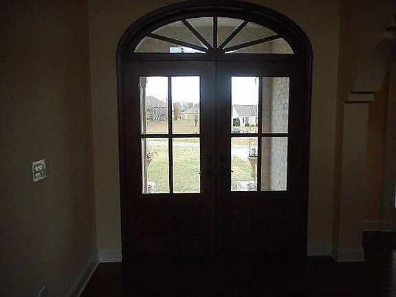 3rd image of 552 Banbury Dr