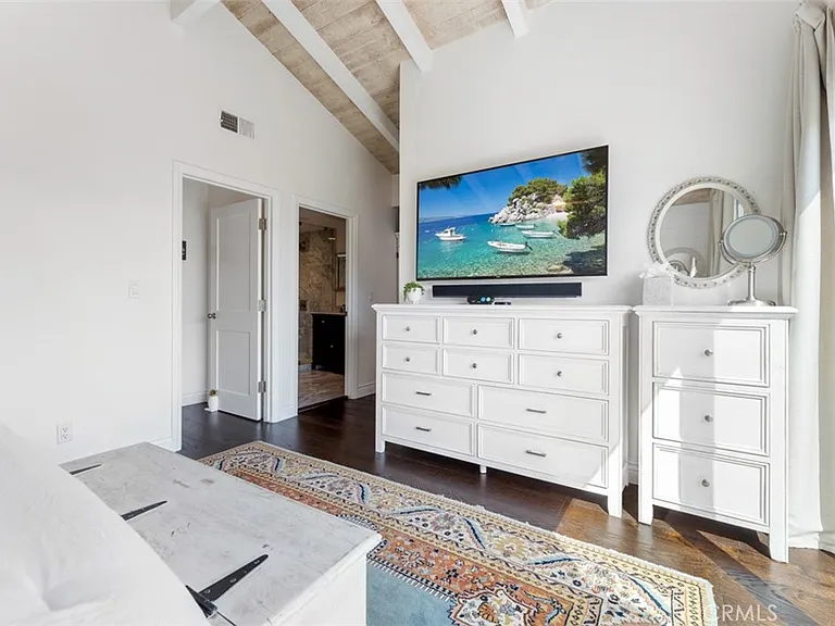 499 Nyes Pl — Photo 27