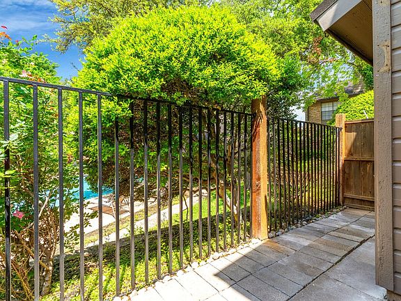 3rd image of 333 Melrose Dr APT 4D