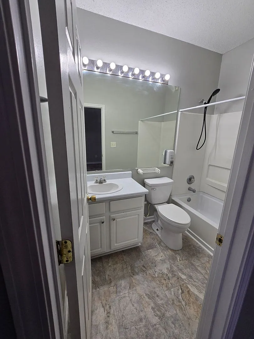 Westside Beautiful Updated 3 Bedroom Home near Raceway Rd and E County Rd 100 S — Photo 4