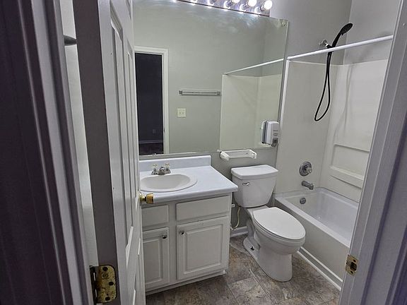4th image of 509 Bridgestone Dr
