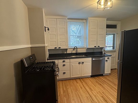 5th image of 141 W Como Ave