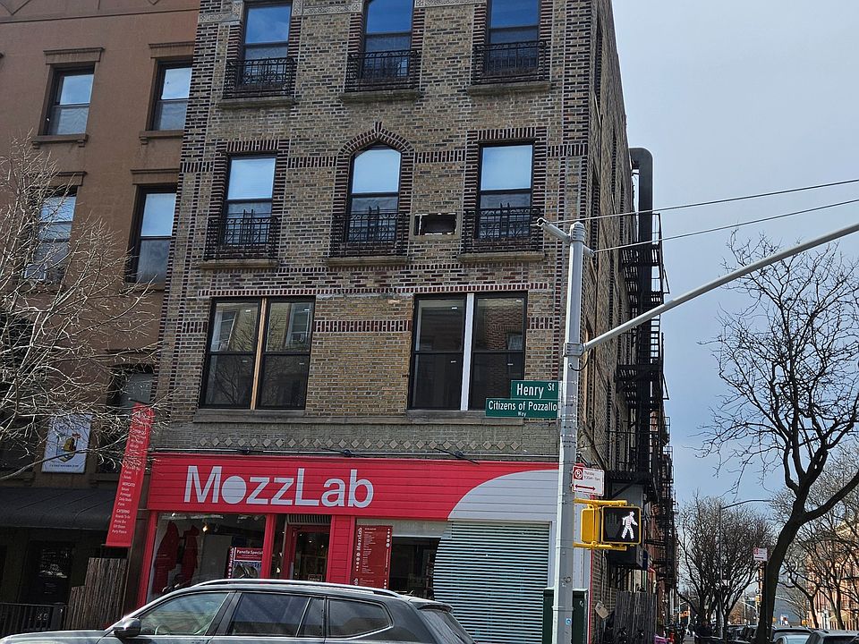 1st image of 206 Sackett St Floor 1