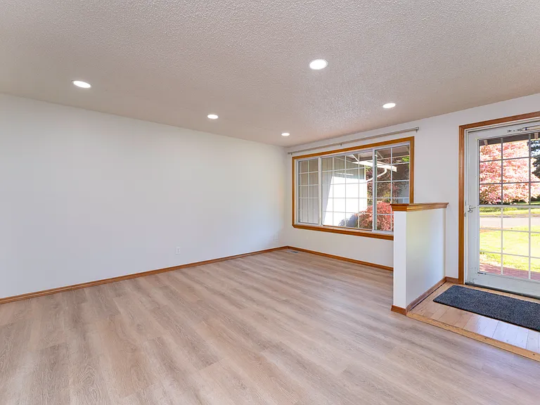 12920 SE 157th Pl — Photo 5