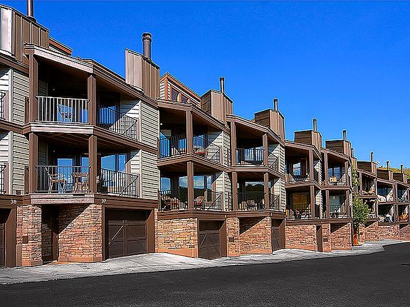 3rd image of 31 Marcellina Ln Unit 35