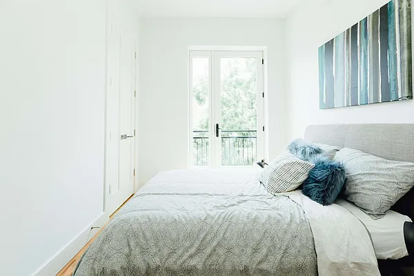 Rented by Nooklyn NYC LLC | media 73