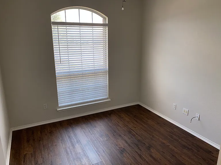 2918 Hilton Head Dr — Photo 10