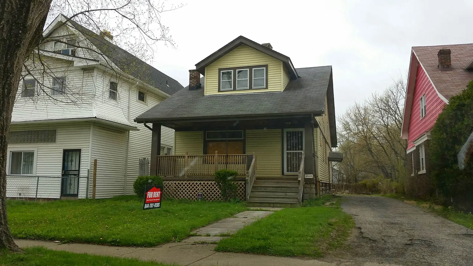 3848 E 123rd St photo 1