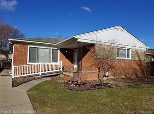25611 Colleen St, Oak Park, MI 48237