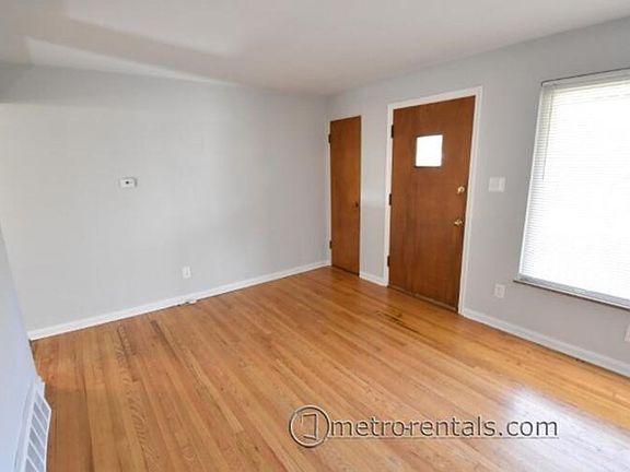 3rd image of 61C-61D E Henderson Rd #800e1a97e