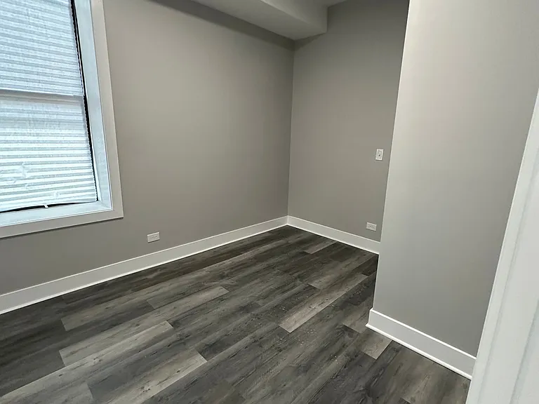 2120 S Fairfield Ave #1F — Photo 7