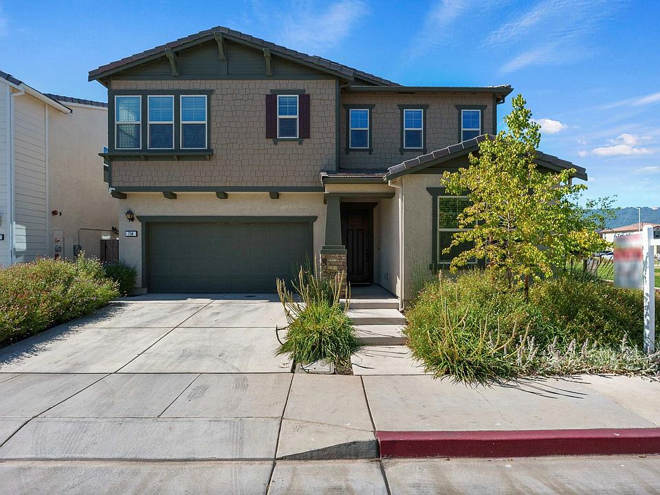 1st image of 734 Carver Pl