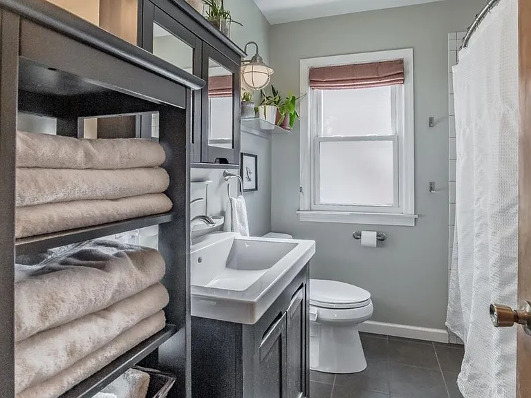475 E Marshall St — Photo 15