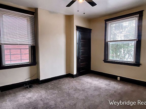 5th image of 3148 Harvard Ave #2