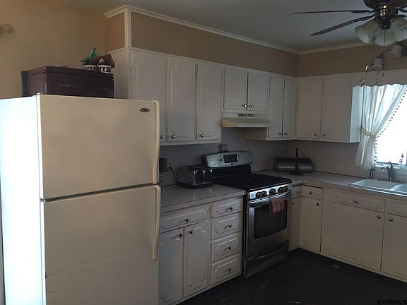 5th image of 11 Eden Ln