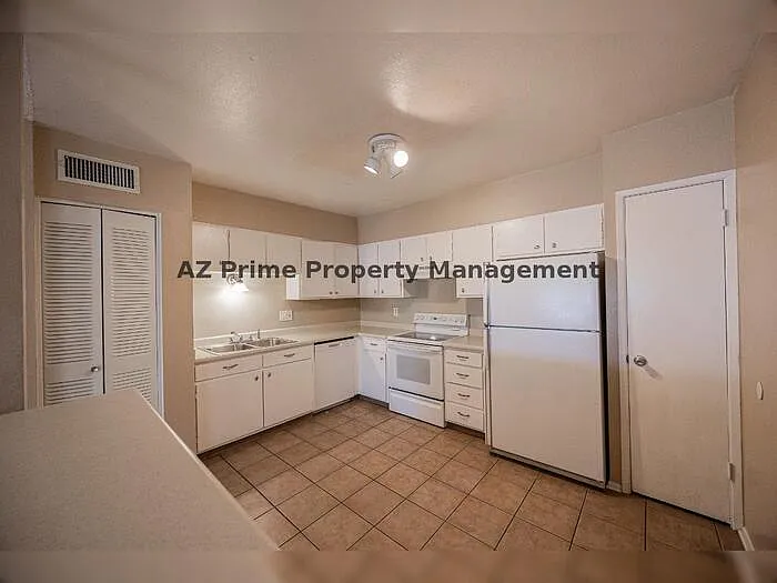 720 S Dobson Rd #10 — Photo 13