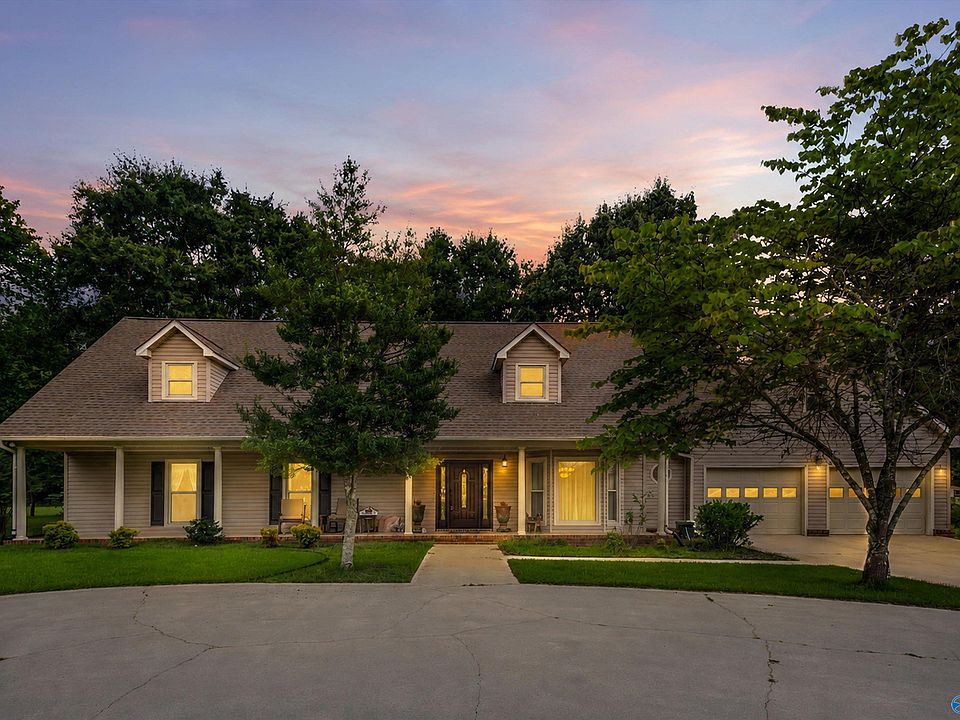 1st image of 107 Oak Trl