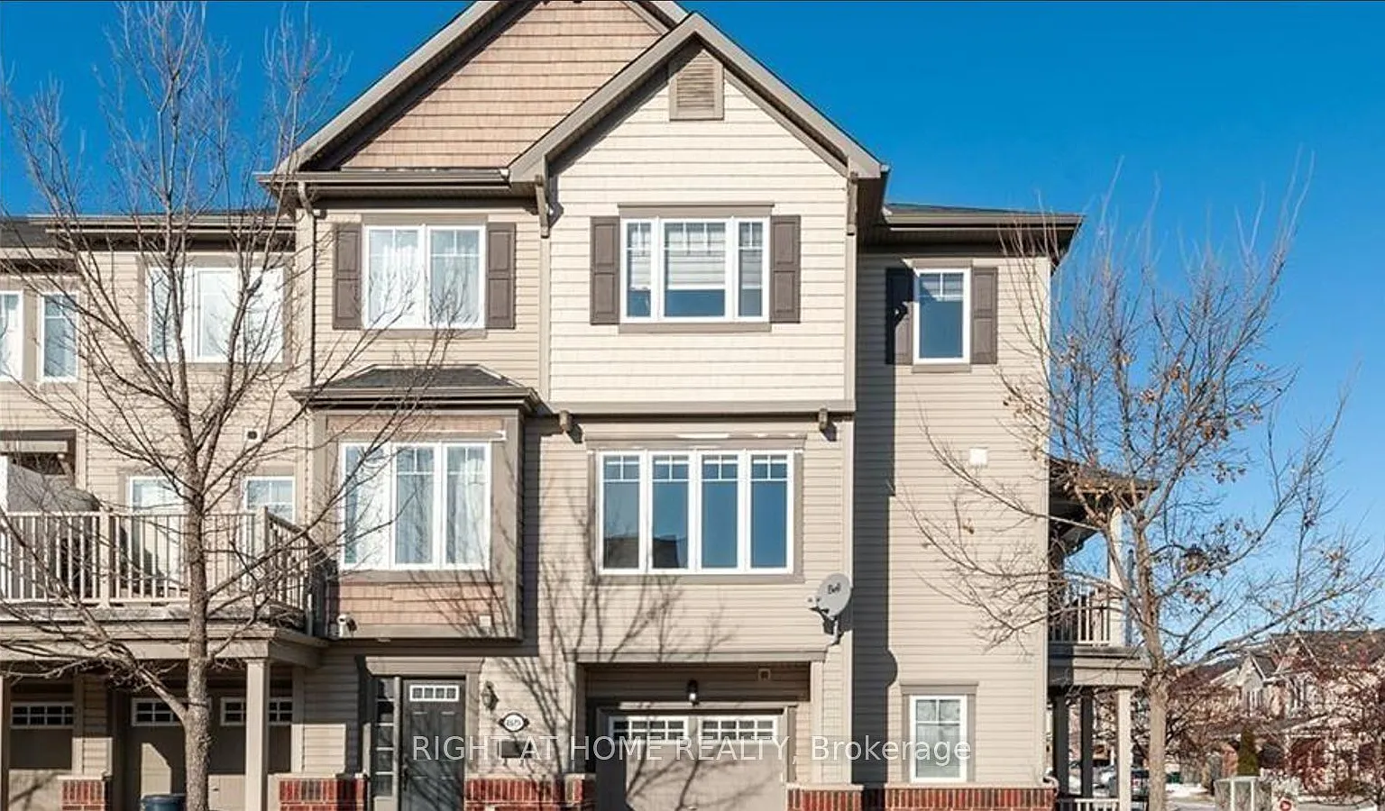 3 bed, $2,399 — Photo 2