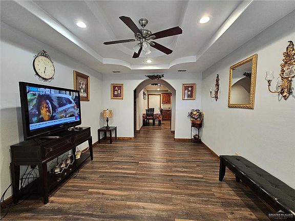 2nd image of 8320 Muse Dr