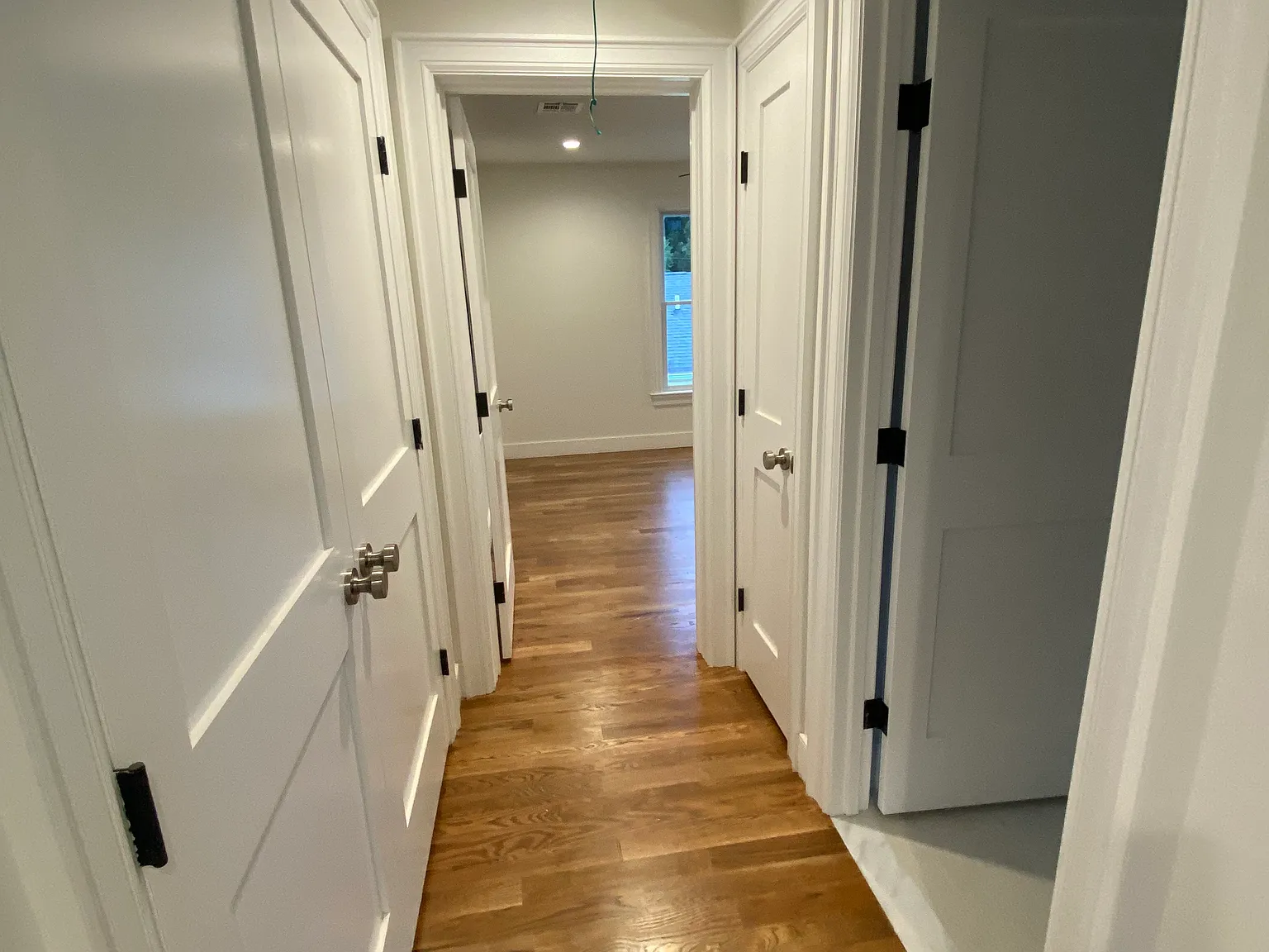 2 bed, 1200 sqft, $4,200 — Photo 3