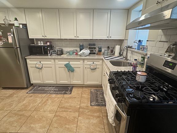 2nd image of 80 Farnham Ave #Bb