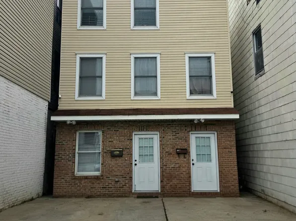 483 Central Avenue image 1 of 7