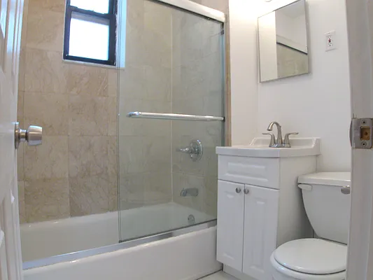 Rented by Uptown Property Group | media 18