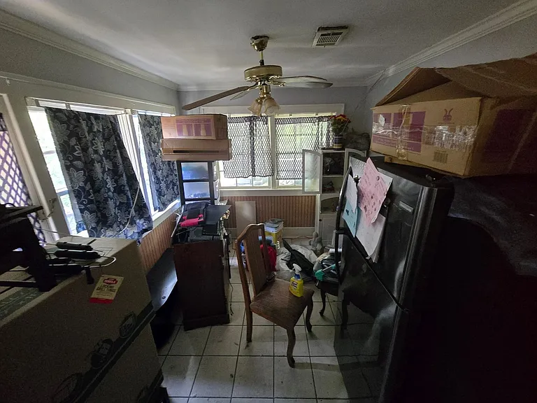 870 Laurel Ave — Photo 6