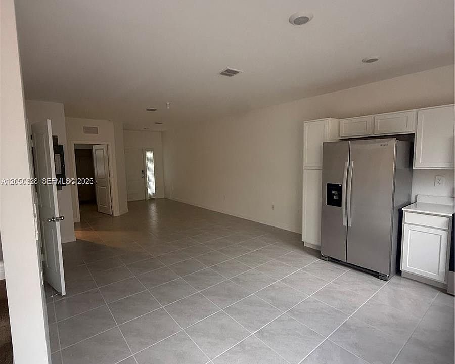1st image of 1318 NE 4th Ave #1318