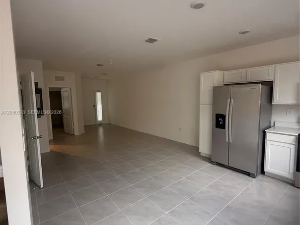 1318 NE 4th Ave #1318, Homestead, FL 33034