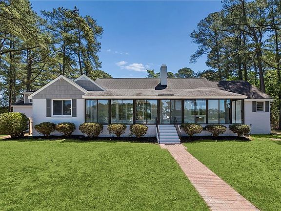 2nd image of 16 Pine Ln