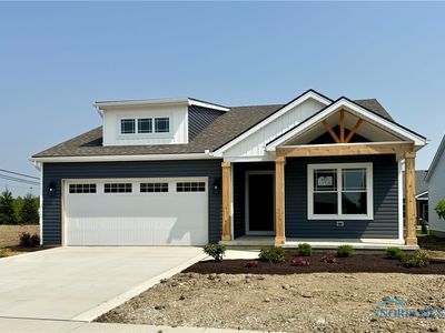 5017 Easton Dr, Oregon, OH, 43616