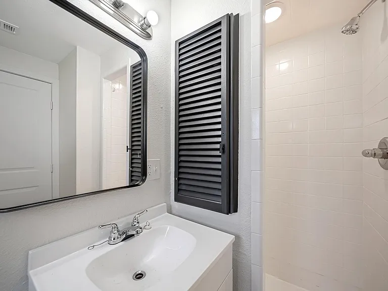 411 Avenue A #2 — Photo 5