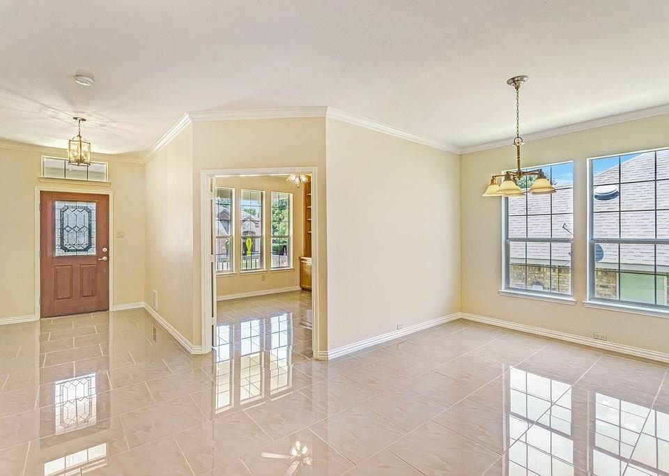 1st image of 2608 Oakland Way