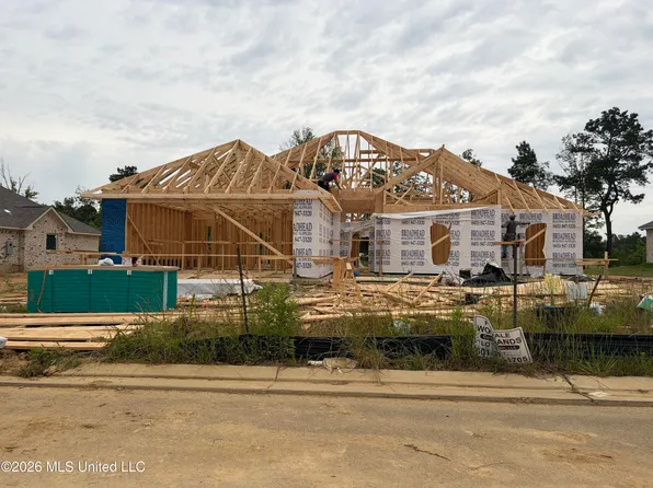 566 Patrick Farms Dr, Pearl, MS 39208