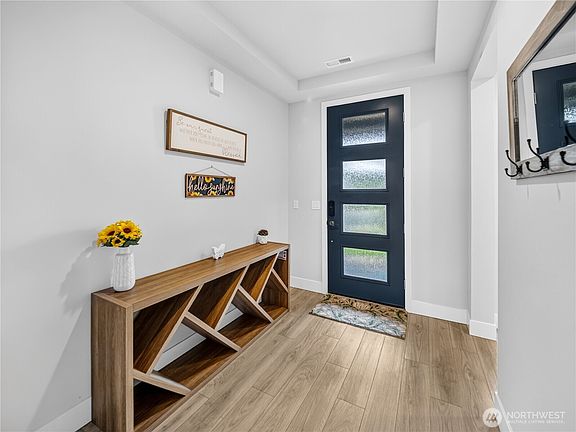 3rd image of 3522 Elmont Avenue
