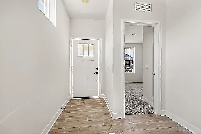 5 bed, 2746 sqft, $3,100 — Photo 4