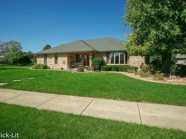 10250 Royal Ct, Mokena, IL 60448