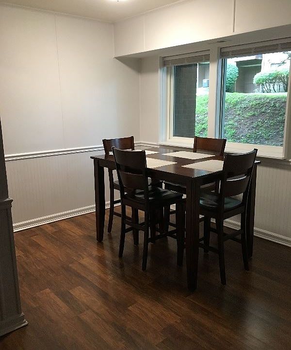 1217 Meadowview Ln Mont Clare PA 19453 Apartments For Rent Zillow