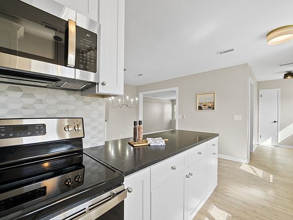 4th image of 3804 Lunn Dr