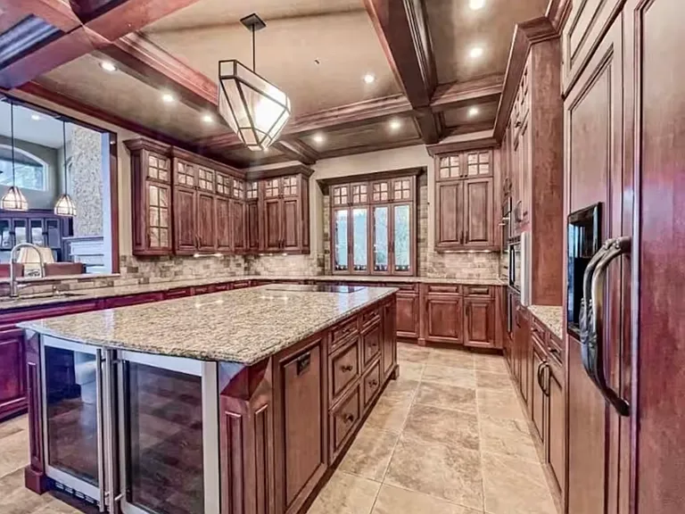 212 Silverado Dr — Photo 18
