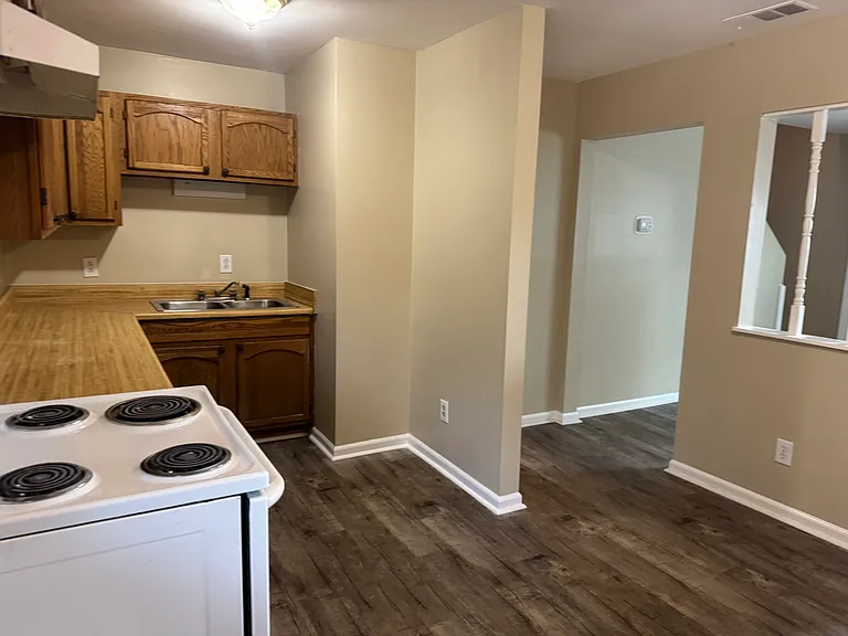 1103 Avenue A NE — Photo 12