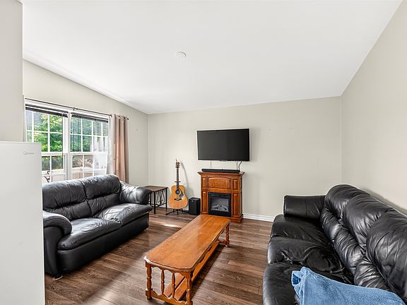 4th image of 77 River Ridge Dr E