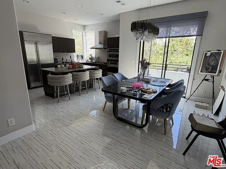 12911 Bluff Creek Dr — Photo 2