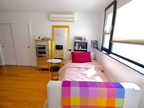 5th image of 349 Metropolitan Ave #1B