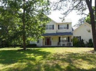 12 Heritage Ln N, Miller Place, NY 11764