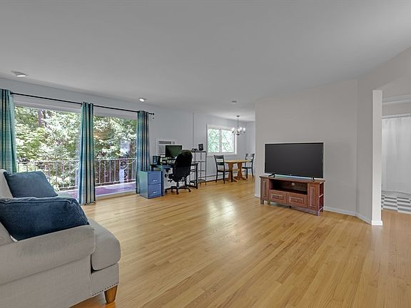 3rd image of 1 Fernview Ave APT 6