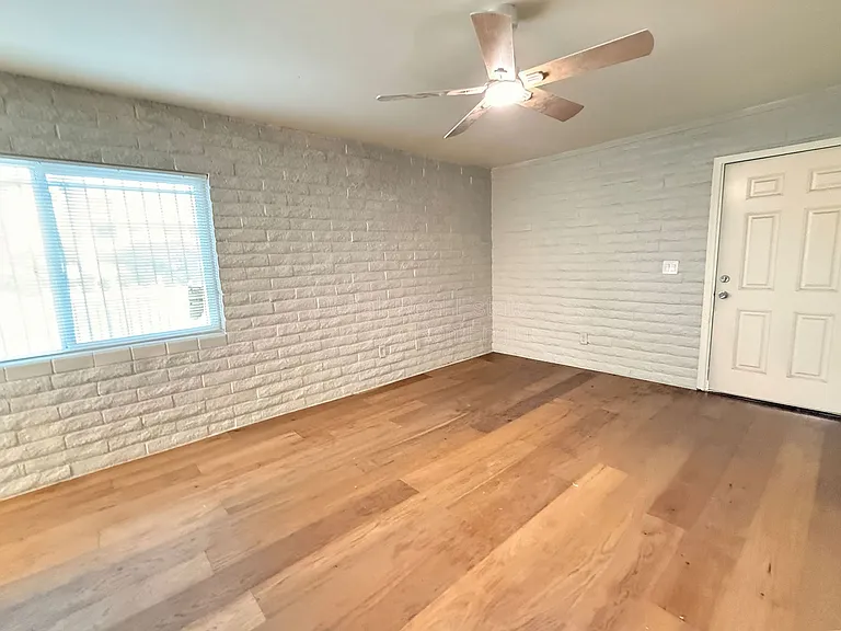 1122 S McClintock Dr #A — Photo 5